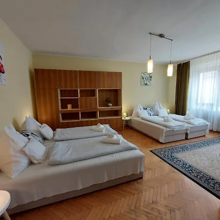 Barbara Apartmanhaz 凯斯特海伊